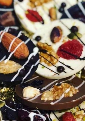 A picture of Chocolate fruit bar.