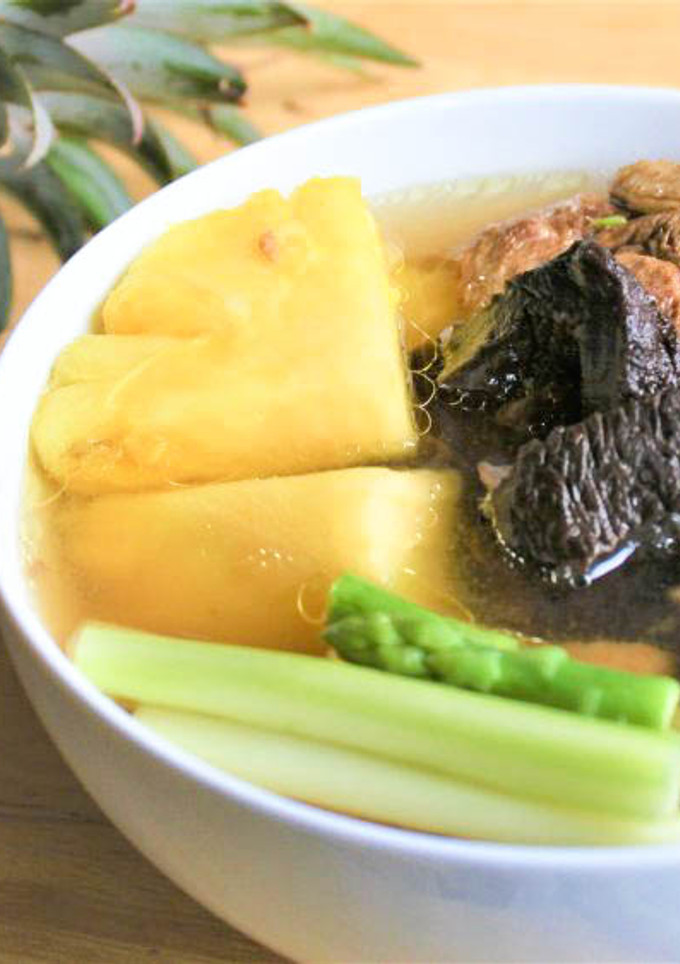 【老菜脯蘆筍鳳梨雞湯】酸甜風味養顏美容 的食譜成品照片