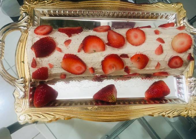 Lotus biscoff strawberry Swiss roll cake