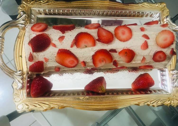 Lotus Biscoff Strawberry Swiss Roll Cake Recipe By Annies Book Cookpad