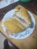 Bocadillo de pata asada y queso majorero