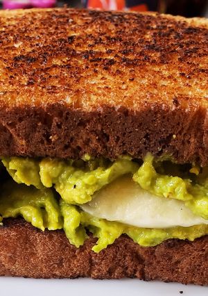 Una foto de Sándwich de aguacate