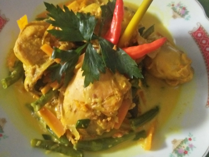 Ini dia! Resep buat Chicken pesmol with coconut gravy, long bean and carrot  sedap