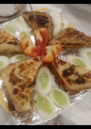 A picture of Potato & soya nuggets chapati triangle.