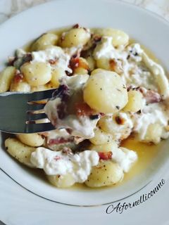 Foto di Gnocchi guanciale e burrata