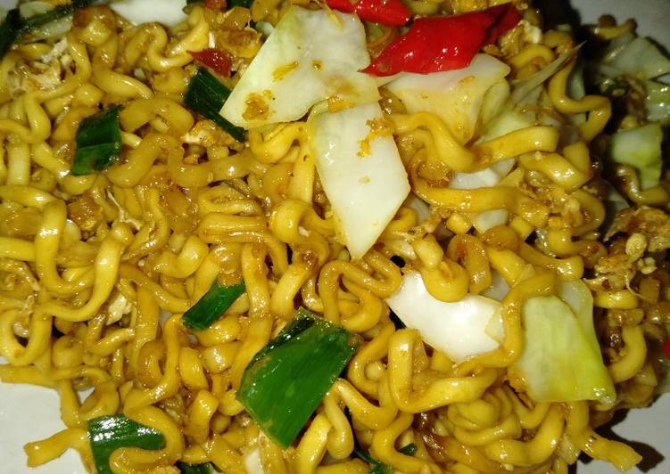 Resep Mi goreng pedass😋😘 yang Enak Banget