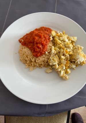 Una foto de Arroz a la cubana con huevo revuelto