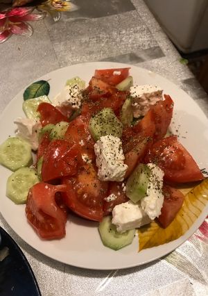 A picture of Greek Village Salad !! 🥗.