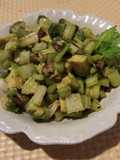 Ensalada de apio, palta y nuez