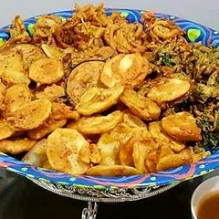 A picture of Assorted pakora platter.