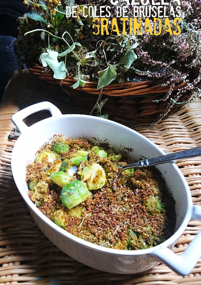 Una foto de Cazuela de coles de Bruselas gratinadas