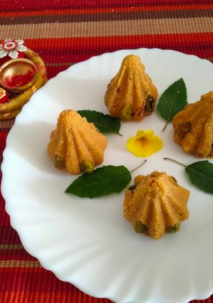 A picture of Besan almond and pistachio Modak.