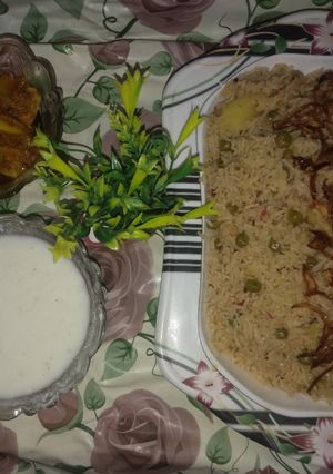 A picture of Aloo Matar pulao.