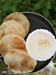 নরম লুচি (Narom luchi recipe in bengali) রেসিপির প্রধান ছবি