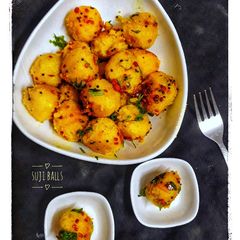 A picture of Semolina balls.