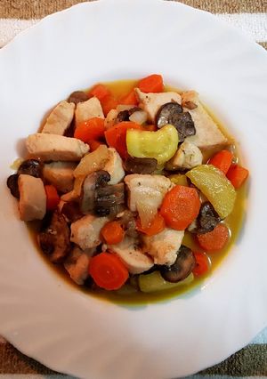 Foto principal de Salteado de pollo con verduras y setas