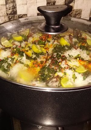 A picture of Chicken biryani.