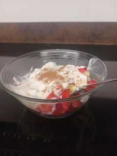 Foto principal de Postre de Yogurt, Fresas y Plátano