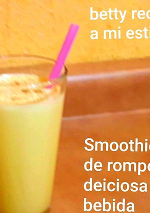 Una foto de Smoothie de rompope deliciosa bebida