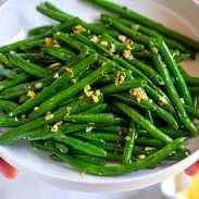 A picture of Sauteed green beans with garlic.