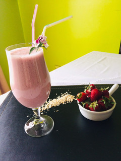 Una foto de Batido de fresas y avena