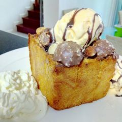 A picture of Ferrero honey toast.