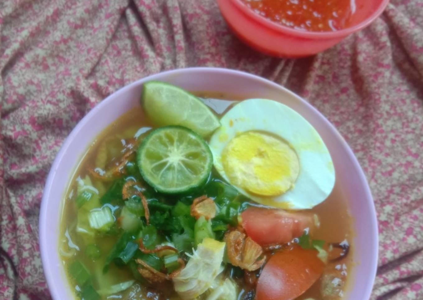 Soto ayam kuah kuning seger