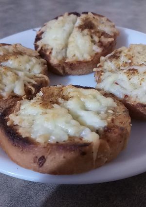 A picture of Cheese garlic bread.
