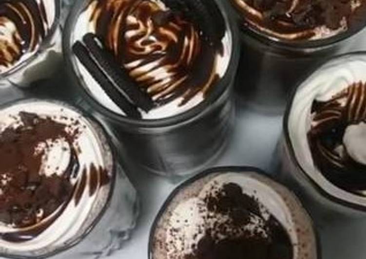 Steps to Prepare Award-winning Oreo milk shake