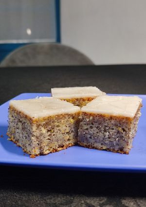 Mennyei cukkinis-mákos süti citrommázzal recept fotója