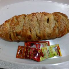A picture of Chicken Tikka bread.
