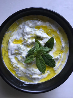 Una foto de TzatzikiSalsa griega de yogur