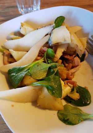Une photo de Salade tiède sucrée salée de panais