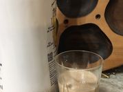 Una foto de baileys o crema de whisky