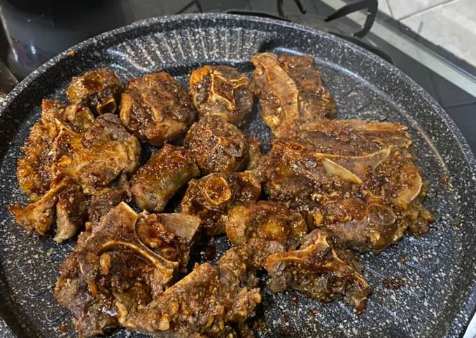 Cara Gampang Menyiapkan Sop buntut bakar, Bikin Ngiler