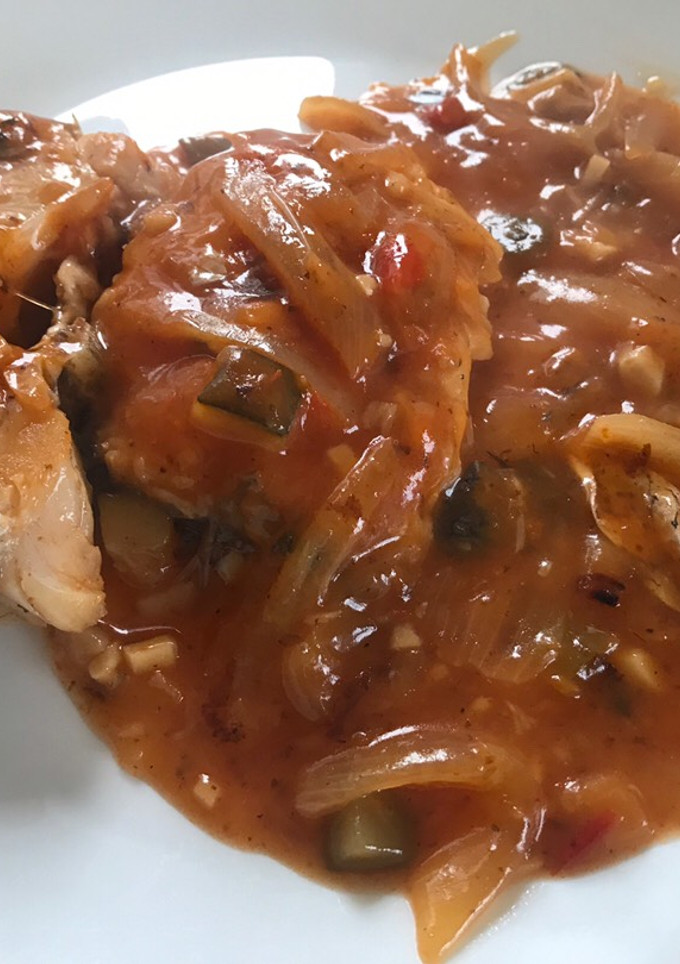 Una foto de Merluza con salsa