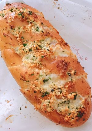 Hình của món Bánh mì phô mai bơ tỏi🥖🧄.