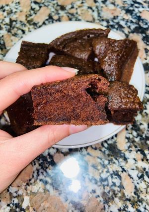 Una foto de Cuadraditos mega húmedos de 🍫