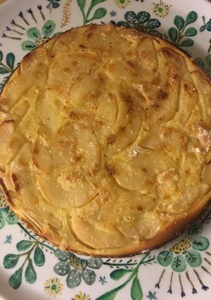 Una foto de Tarta de peras al vino 🍐