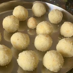 A picture of Coconut Laddoo.