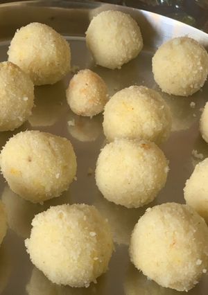 A picture of Coconut Laddoo.