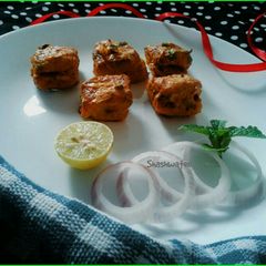 A picture of Lehsuni besan tikka.