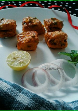 A picture of Lehsuni besan tikka.