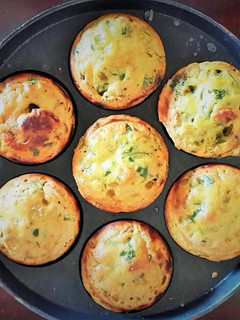 A picture of Crunchy onion pakoras in appe pan.
