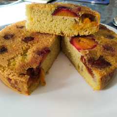 Foto principal de Torta invertida de ciruelas 🍰
