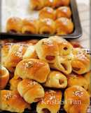 Roti Unyil Sosis Keju Favorit Keluarga ( Mini Sausage roll bun) 