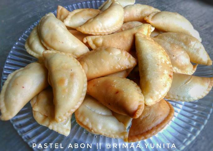 Resep Pastel Mini Isi Abon Oleh Rima Yunita Cookpad 