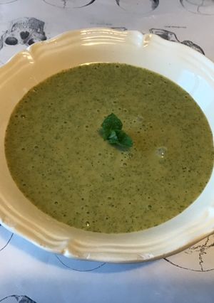 Une photo de Sauce salade à la menthe fraîche,moutarde de Bourgogne et pomelo rouge