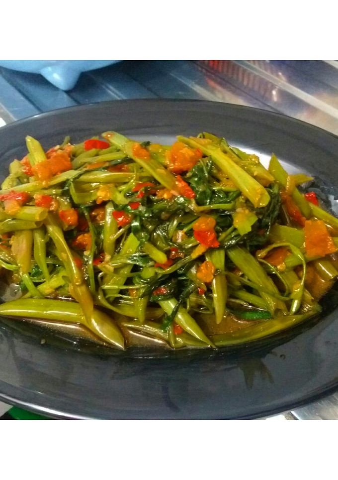 Foto resep Kangkung Cah Terasi Enak Ala Restaurant Tepi Pantai