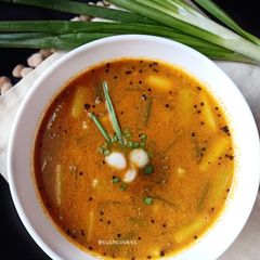 A picture of Spring Onion Sambhar.